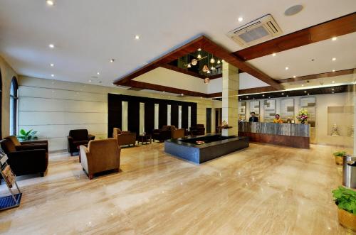 로비, 호텔 라마나스리 리치먼드 방갈로르 (Hotel Ramanashree Richmond Bangalore) near 비스베스바라야 산업 앤 공예 박물관 로비, 호텔 라마나스리 리치먼드 방갈로르 (Hotel Ramanashree Richmond Bangalore) near 비스베스바라야 산업 앤 공예 박물관