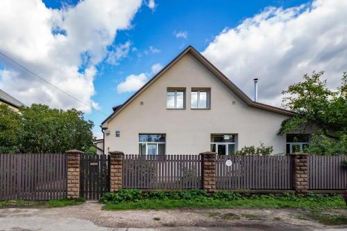 Room in a Private House 5 min from Airport Riga in مطار ريجا Room in a Private House 5 min from Airport Riga in مطار ريجا
