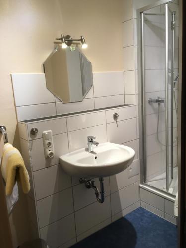 Pension Taunusblick Ferienwohnung und Apartment in Rosbach V.D.H. Pension Taunusblick Ferienwohnung und Apartment in Rosbach V.D.H.