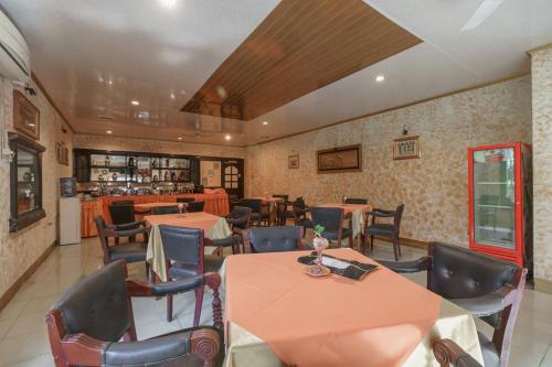 ห้องอาหาร, เรดดอร์ซ เนียร์ ทรานสมาร์ต ปังกัล ปีนัง (RedDoorz near Transmart Pangkal Pinang) in บังกา ห้องอาหาร, เรดดอร์ซ เนียร์ ทรานสมาร์ต ปังกัล ปีนัง (RedDoorz near Transmart Pangkal Pinang) in บังกา