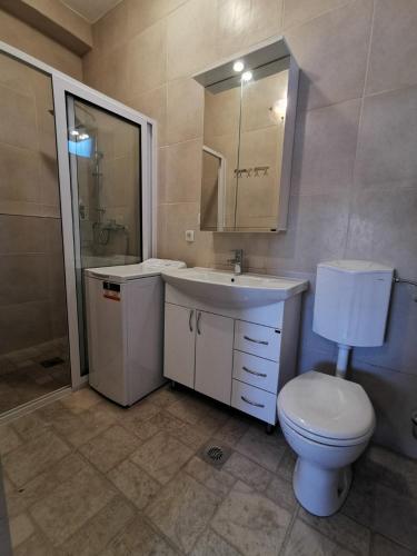 Kamar Mandi, STUDIO Carpe Diem in Utjeha Kamar Mandi, STUDIO Carpe Diem in Utjeha