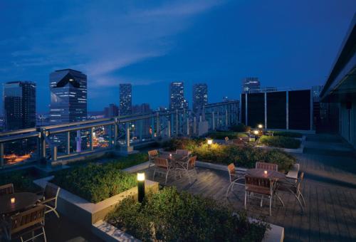 Bar/lounge, Holiday Inn Incheon Songdo By IHG in Songdo Bar/lounge, Holiday Inn Incheon Songdo By IHG in Songdo