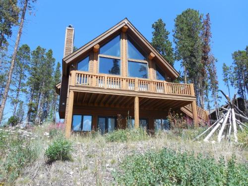 Entree, The Viking Lodge - Downtown Winter Park Colorado in Winter Park (CO) Entree, The Viking Lodge - Downtown Winter Park Colorado in Winter Park (CO)