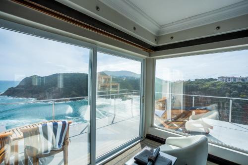 View, Head Over Hills Luxury Retreat in Knysna View, Head Over Hills Luxury Retreat in Knysna