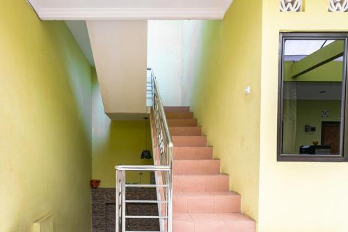 Tempat Masuk, RedDoorz Syariah near Assalaam - UMS in Laweyan Tempat Masuk, RedDoorz Syariah near Assalaam - UMS in Laweyan