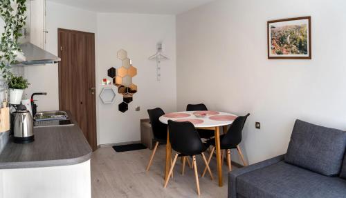 GUEST ROOMS ASENEVTSI CITY CENTER in 大特爾諾沃市中心 GUEST ROOMS ASENEVTSI CITY CENTER in 大特爾諾沃市中心