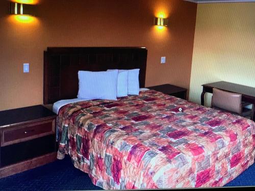 在meiguo.com看到的Industry Inn & Suites的介绍图片