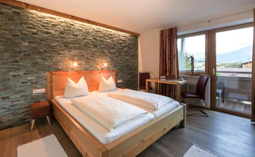 Simone's Platzerl - inklusive taglichem freien Eintritt Tauern Spa - nur 5 Gehminuten, Sommerkarte, in Kaprun Simone's Platzerl - inklusive taglichem freien Eintritt Tauern Spa - nur 5 Gehminuten, Sommerkarte, in Kaprun