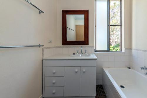 This photo about Portside, Unit 11/1 Donald Street shared on HyHotel.com