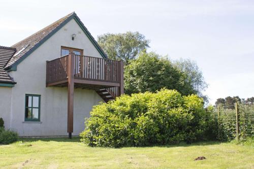 Garden, Country apartment close to Inverness in Knockbain Garden, Country apartment close to Inverness in Knockbain