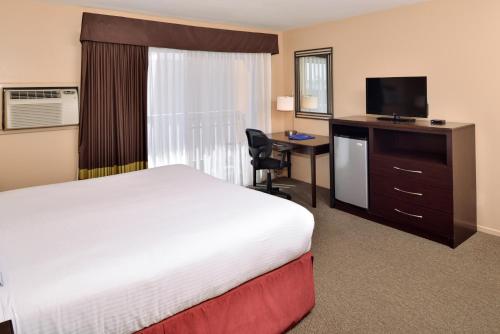 Dana Point Marina Inn image 42