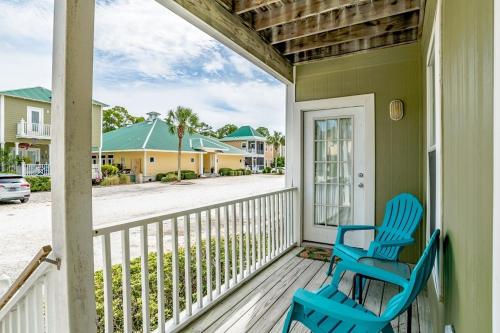 This photo about Purple Parrot 12AD shared on HyHotel.com