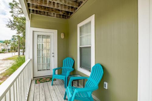 This photo about Purple Parrot 12AD shared on HyHotel.com