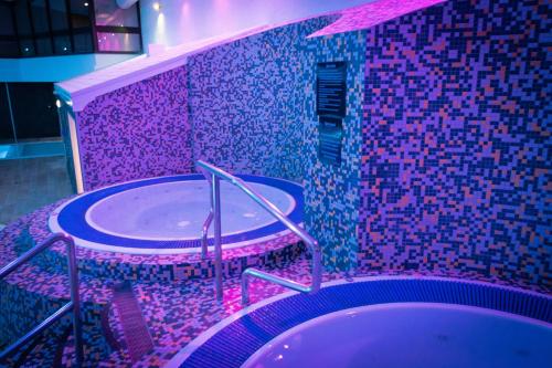 สระว่ายน้ำ, Village Hotel Wirral in เกรสบี สระว่ายน้ำ, Village Hotel Wirral in เกรสบี