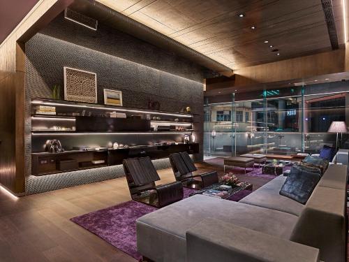 Bar/lounge, EAST Apartments in Quarry Bay Bar/lounge, EAST Apartments in Quarry Bay