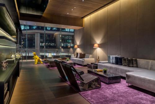 Bar/lounge, EAST Apartments in Quarry Bay Bar/lounge, EAST Apartments in Quarry Bay