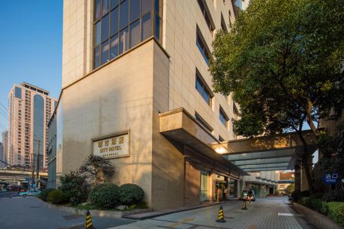 Exterior view, City Hotel in Shanghai Exterior view, City Hotel in Shanghai