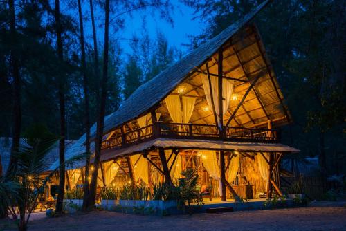 The Moken Eco Village near Surin Nemzeti Park The Moken Eco Village near Surin Nemzeti Park