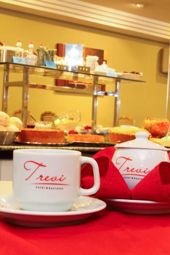 Ресторан, Trevi Hotel e Business in Курітіба Ресторан, Trevi Hotel e Business in Курітіба