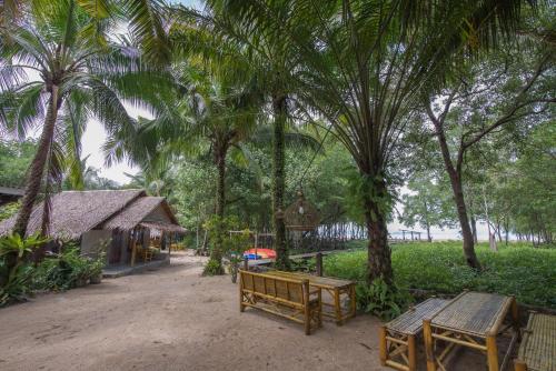 The Bananas Bungalow near Pa Phru Tha Pom Khlong Song Nam The Bananas Bungalow near Pa Phru Tha Pom Khlong Song Nam