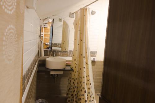 Badezimmer, Mrugavani Resort & Spa in Hyderabad Badezimmer, Mrugavani Resort & Spa in Hyderabad