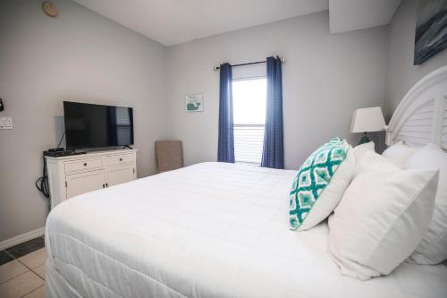 在meiguo.com看到的Gulf Dunes Beach Resort by Panhandle Getaways的介绍图片