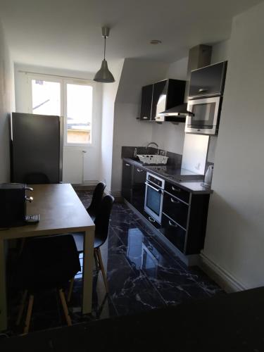 Bel appartement en plein coeur de ville in เลอ เครอโซ Bel appartement en plein coeur de ville in เลอ เครอโซ