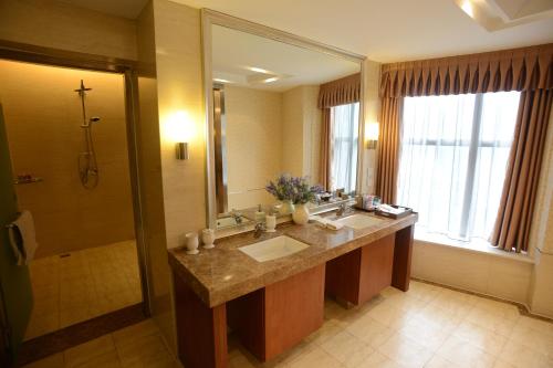 This photo about Shijiazhuang Beautiful East International Hotel shared on HyHotel.com