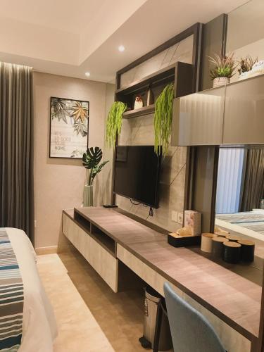 Gold Coast PIK Sea View Apartments by LongeSuites in Cengkareng Gold Coast PIK Sea View Apartments by LongeSuites in Cengkareng