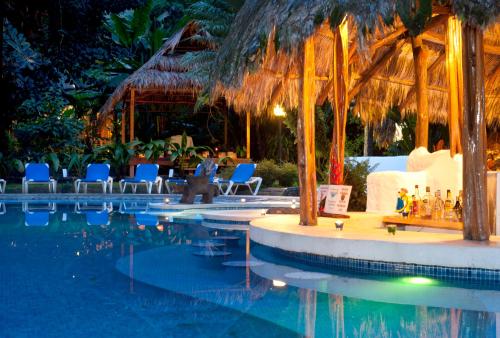 Басейн, Cariblue Beach and Jungle Resort in Puerto Viejo de Talamanca Басейн, Cariblue Beach and Jungle Resort in Puerto Viejo de Talamanca