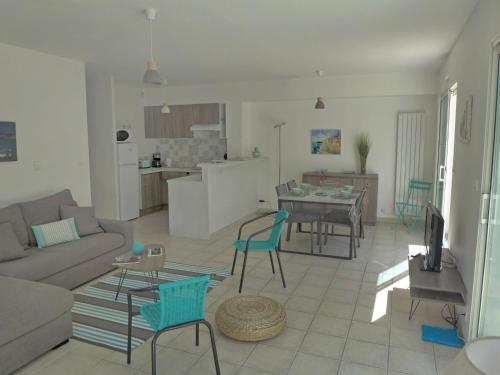 This photo about Apartment Fleurs des Pins shared on HyHotel.com