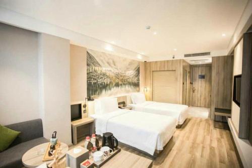 This photo about Atour Hotel (Chengdu Thatched Cottage of Du Fu) shared on HyHotel.com