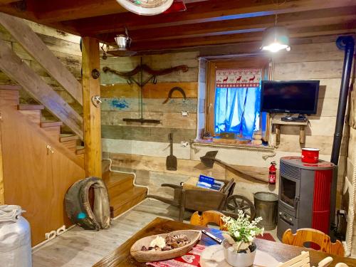 Pub/Lounge, ALLA STALLA Suite & Chalet in Piazzatorre Pub/Lounge, ALLA STALLA Suite & Chalet in Piazzatorre