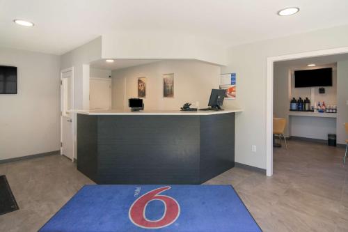 Predvorje, Motel 6-Saanichton, BC - Victoria Airport in Victoria (BC) Predvorje, Motel 6-Saanichton, BC - Victoria Airport in Victoria (BC)