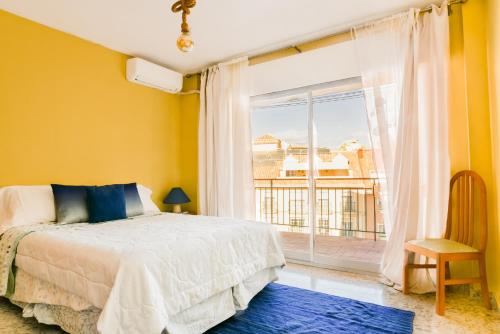 Hotel PISO DELUXE EN FUENGIROLA CERCA DE LA PLAYA