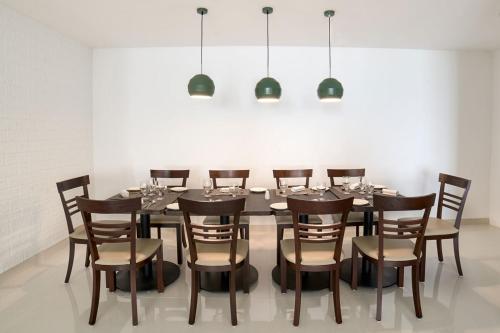 餐廳, 阿瓦里快線古爾伯格酒店 (Avari Xpress Gulberg) in 拉合爾 餐廳, 阿瓦里快線古爾伯格酒店 (Avari Xpress Gulberg) in 拉合爾