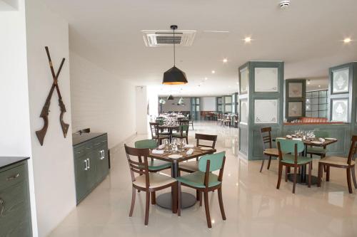 餐廳, 阿瓦里快線古爾伯格酒店 (Avari Xpress Gulberg) in 拉合爾 餐廳, 阿瓦里快線古爾伯格酒店 (Avari Xpress Gulberg) in 拉合爾