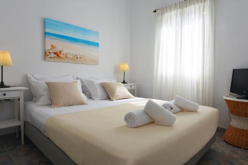 The Stone Beach House in the area of Kampi, Koundouros in Ioulida The Stone Beach House in the area of Kampi, Koundouros in Ioulida