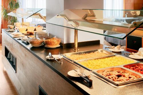 Alimentos e Bebidas, Hotel de l'Isard in Andorra-a-Velha Alimentos e Bebidas, Hotel de l'Isard in Andorra-a-Velha