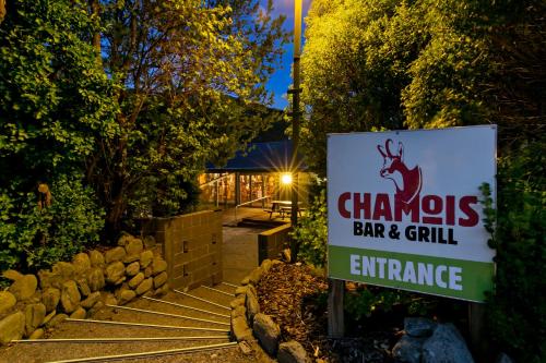 Restoran, Mt Cook Lodge & Motels in Mount Cook Restoran, Mt Cook Lodge & Motels in Mount Cook
