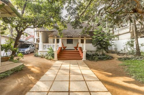 Rustic stay for backpackers, 1.9 km from Anjuna Beach , by GuestHouser
Rustic stay for backpackers, 1.9 km from Anjuna Beach , by GuestHouser