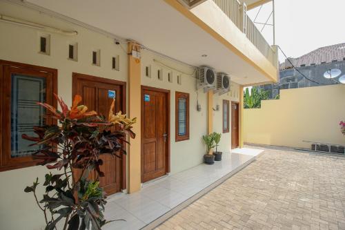RedDoorz Syariah @ Pahlawan Sidoarjo in Sidoarjo RedDoorz Syariah @ Pahlawan Sidoarjo in Sidoarjo