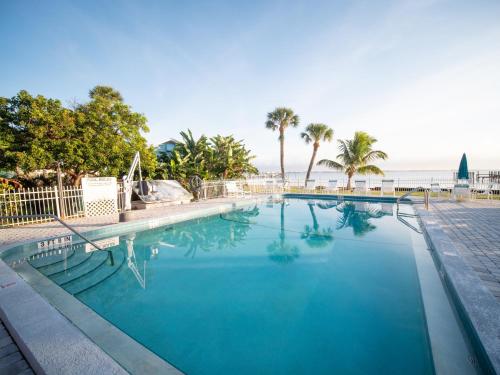 Swimming pool, Caribbean Shores Vacation Rentals in Jensen Beach (FL) Swimming pool, Caribbean Shores Vacation Rentals in Jensen Beach (FL)