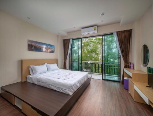 Naithon Beachfront Condotel in Найтхон Naithon Beachfront Condotel in Найтхон