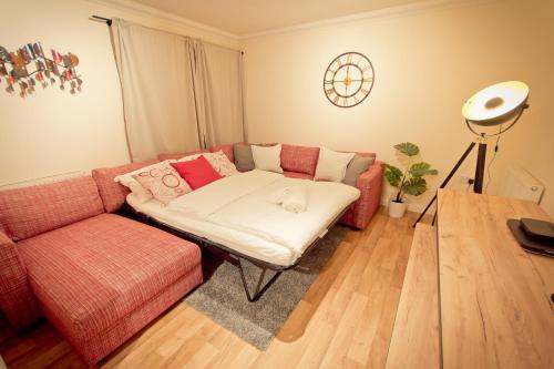 Top View 2 Bedroom Apartments Plymouth in เอฟฟอร์ด Top View 2 Bedroom Apartments Plymouth in เอฟฟอร์ด