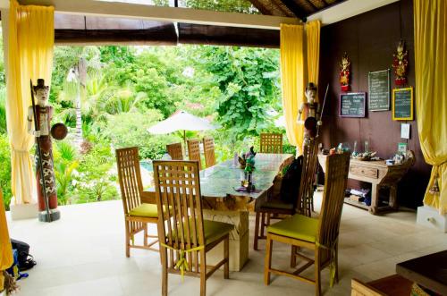 مطعم, Minabali Bunga'lo in تولامبن مطعم, Minabali Bunga'lo in تولامبن