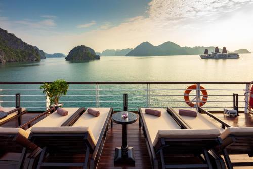 View, Orchid Premium Cruise in Tuan Chau Island View, Orchid Premium Cruise in Tuan Chau Island