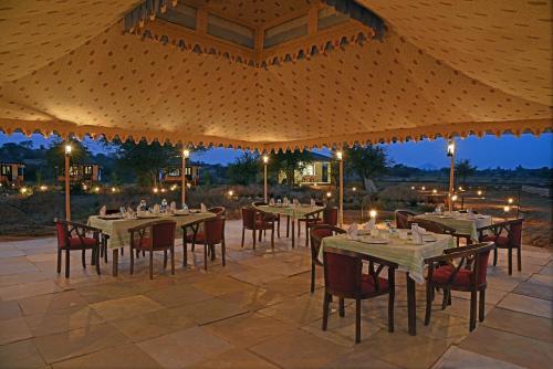 レストラン, ジャワイ レオパード サファリ ロッジ (Jawai Leopard Safari Lodge) in パリ レストラン, ジャワイ レオパード サファリ ロッジ (Jawai Leopard Safari Lodge) in パリ