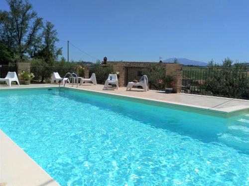 Swimming pool, Agriturismo Il Vecchio Acero in Montalto delle Marche Swimming pool, Agriturismo Il Vecchio Acero in Montalto delle Marche