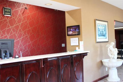 Vestíbulo, Magnolia Inn and Suites Southaven in Southaven Vestíbulo, Magnolia Inn and Suites Southaven in Southaven